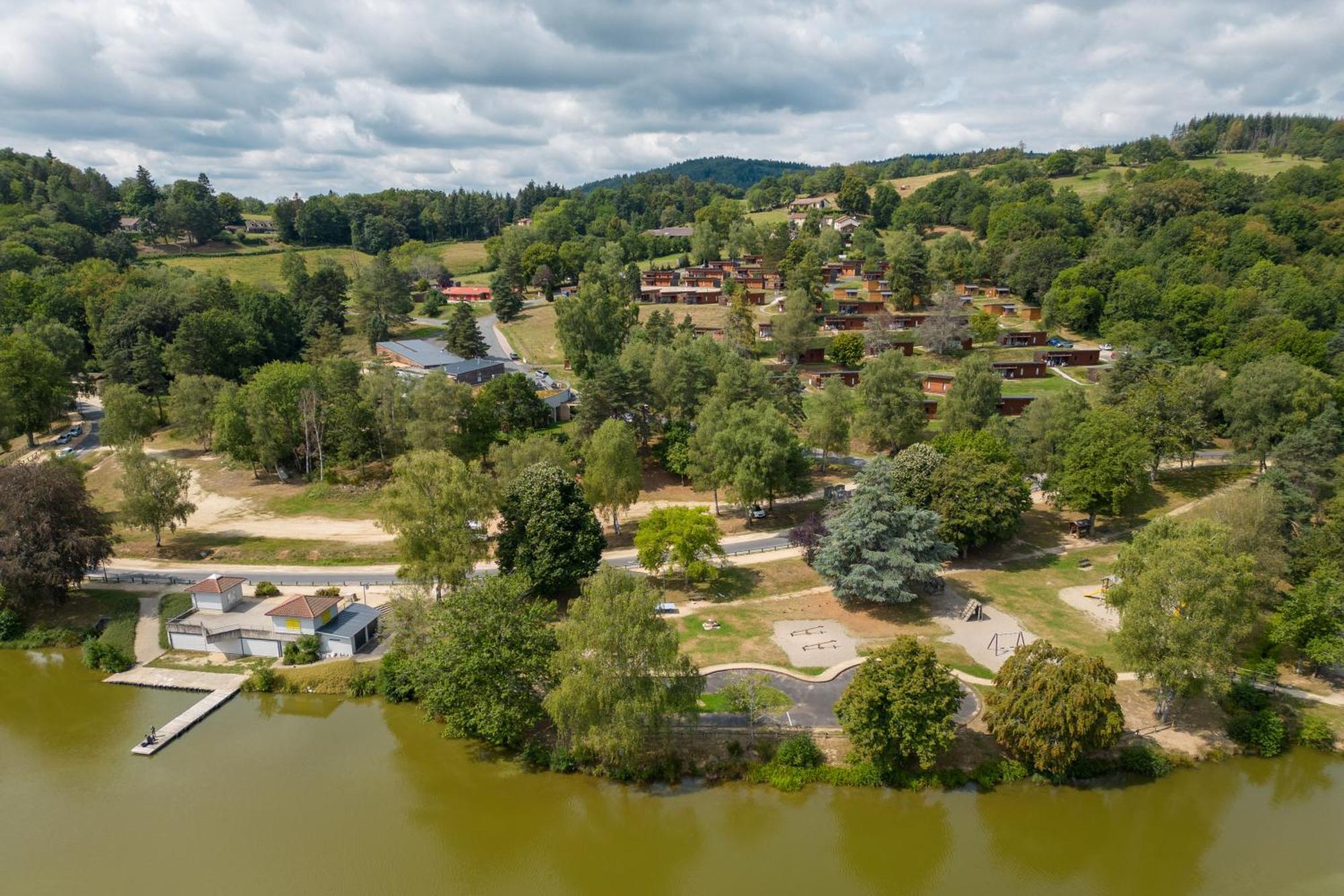 Les Demeures Du Lac Saint-Rémy-sur-Durolle Exteriér fotografie