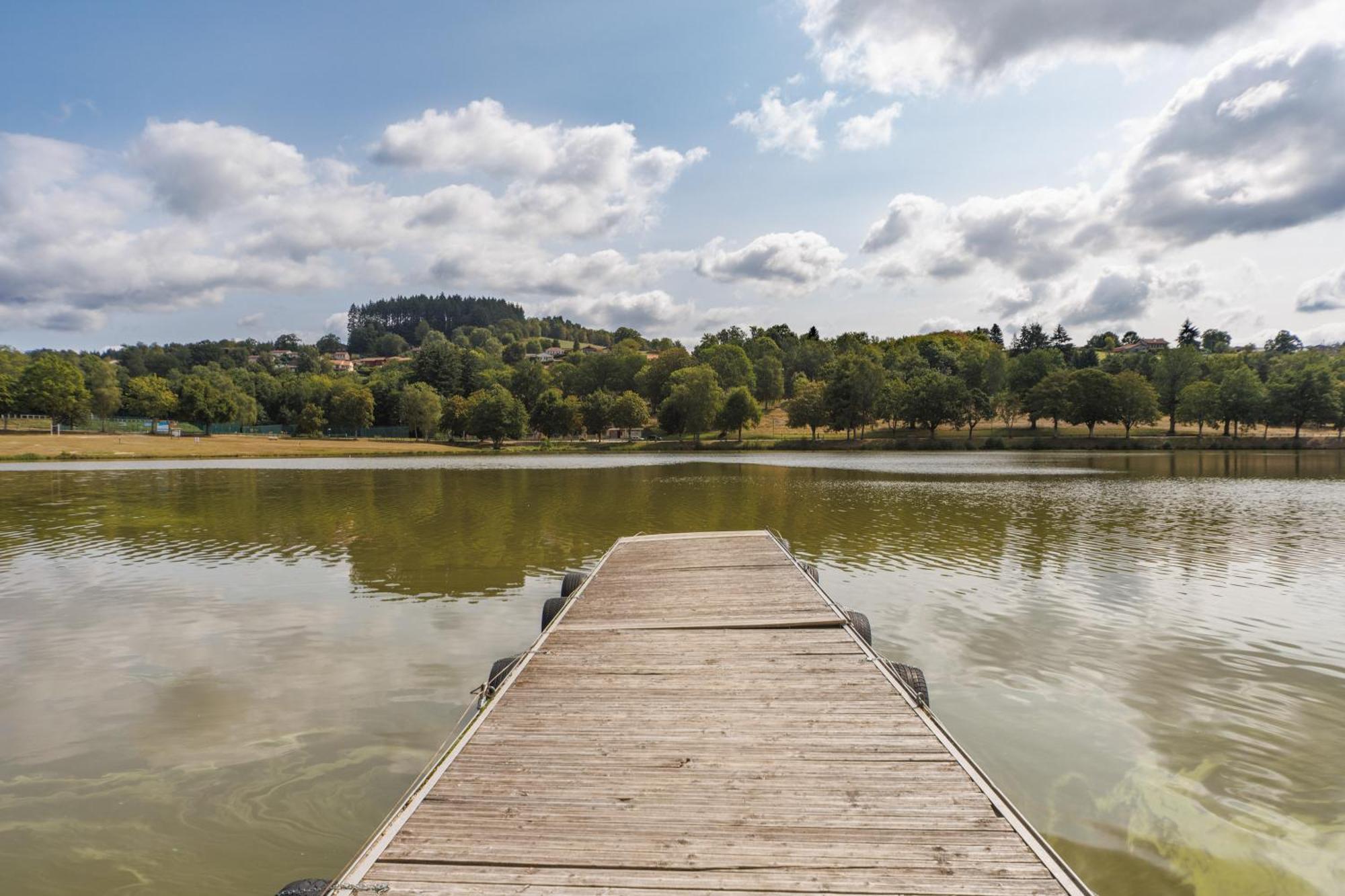 Les Demeures Du Lac Saint-Rémy-sur-Durolle Exteriér fotografie