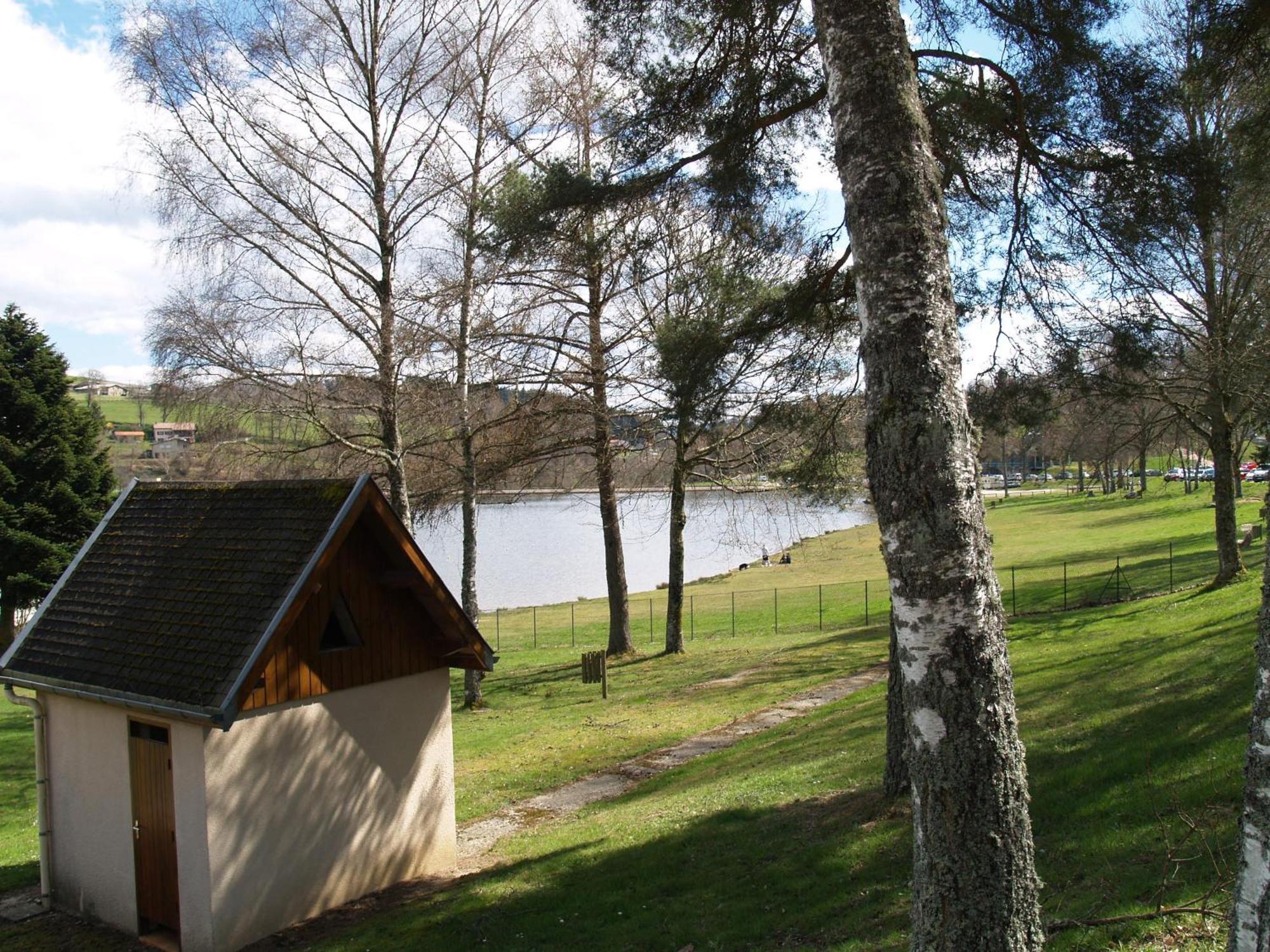 Les Demeures Du Lac Saint-Rémy-sur-Durolle Exteriér fotografie